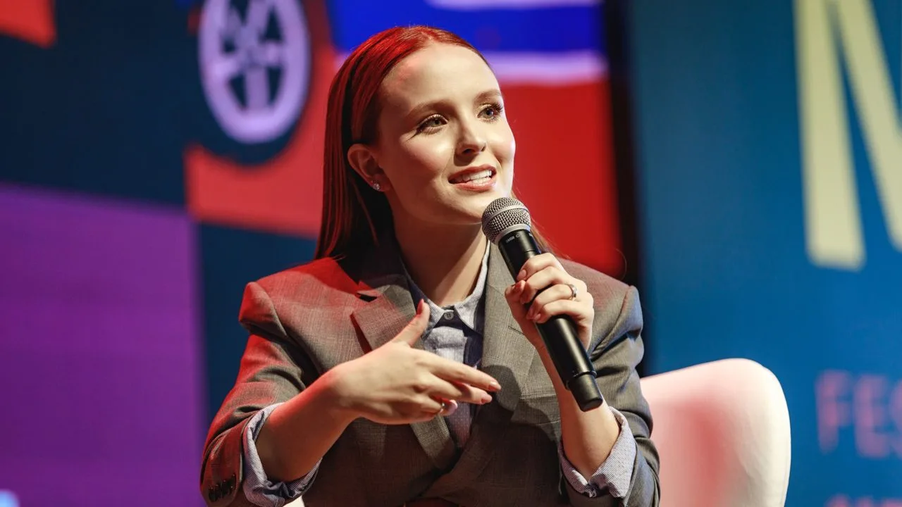 Larissa Manoela Tudum Festival Netflix