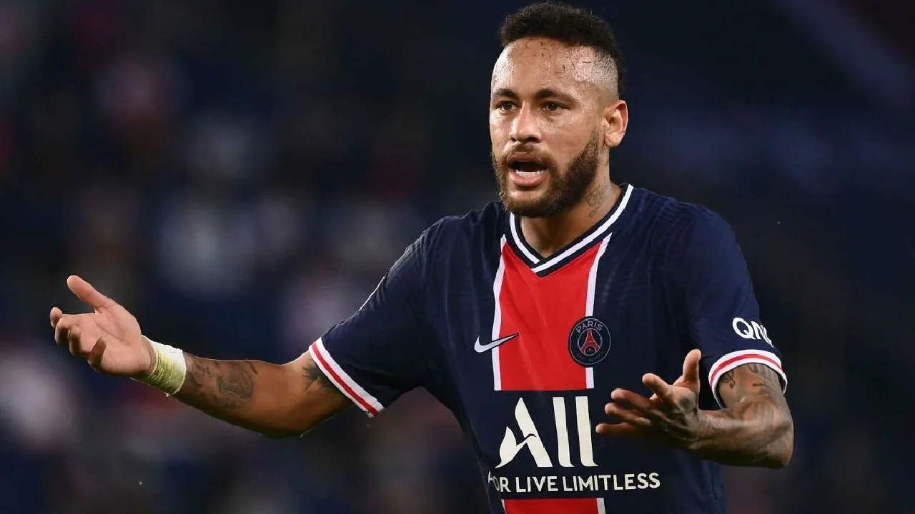 Neymar a espera de uma proposta do PSG entenda