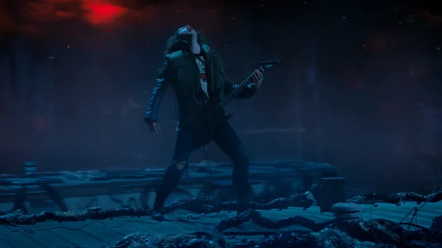 stranger-things-joseph-quinn metallica