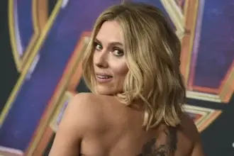 scarlett johansson cabana do leitor