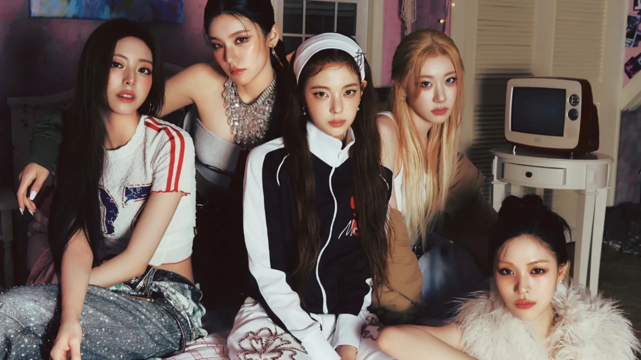 ITZY faz comeback com o grupo completo, ouça "GOLD"! 1 itzy gold