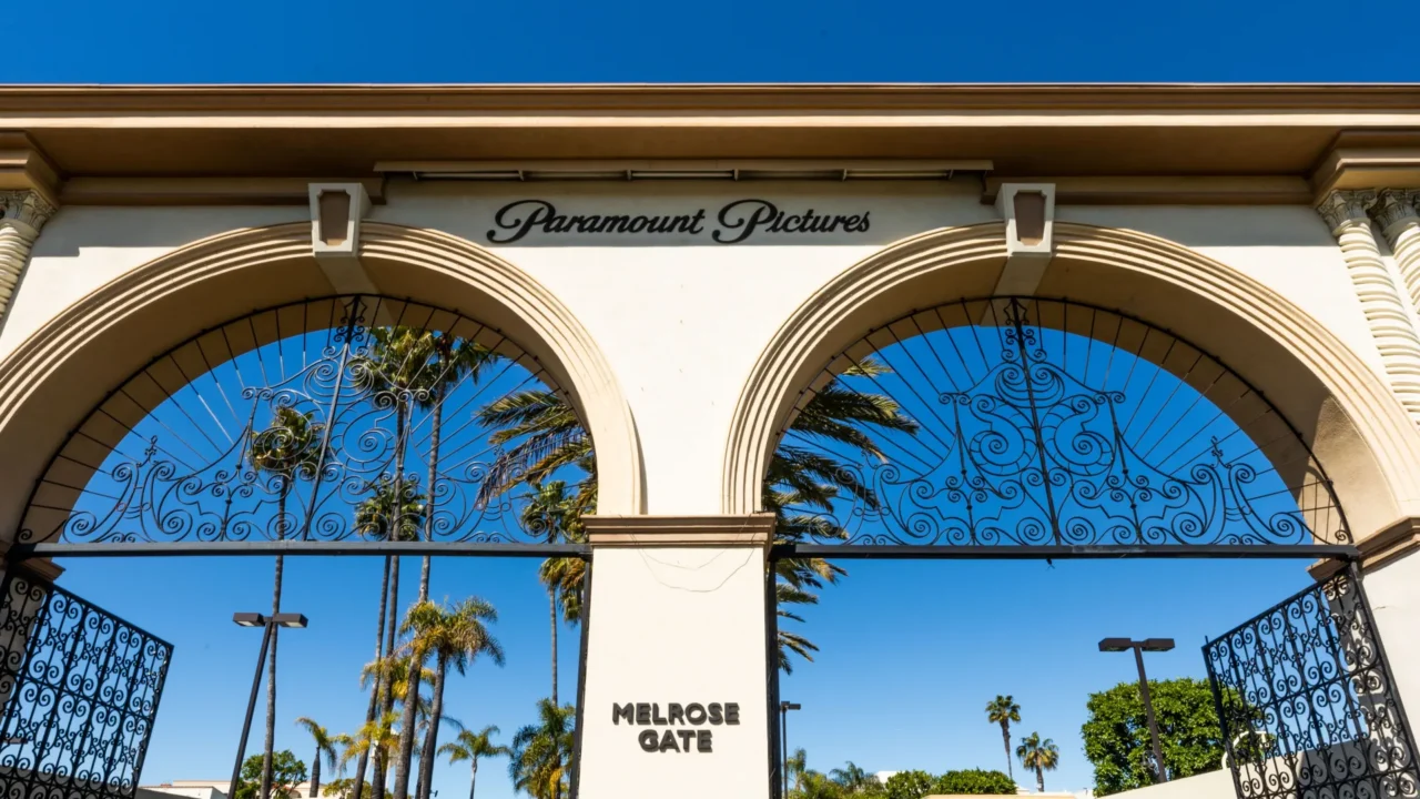 Paramount é processada por demissões em massa 1 Paramount Warner Bros.