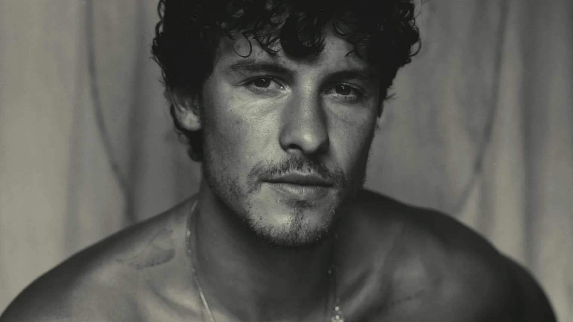 Shawn Mendes adia novo álbum e anuncia show nos cinemas 1 Prêmio Earthshot confirma Shawn Mendes na cerimônia, no Rio de Janeiro