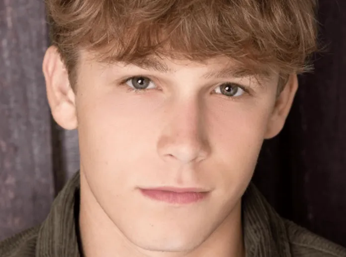 Hudson Meek, ator de Em Ritmo de Fuga, morre aos 16 anos Hudson Meek