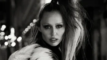 Miley Cyrus mergulha na ópera pop em novo álbum