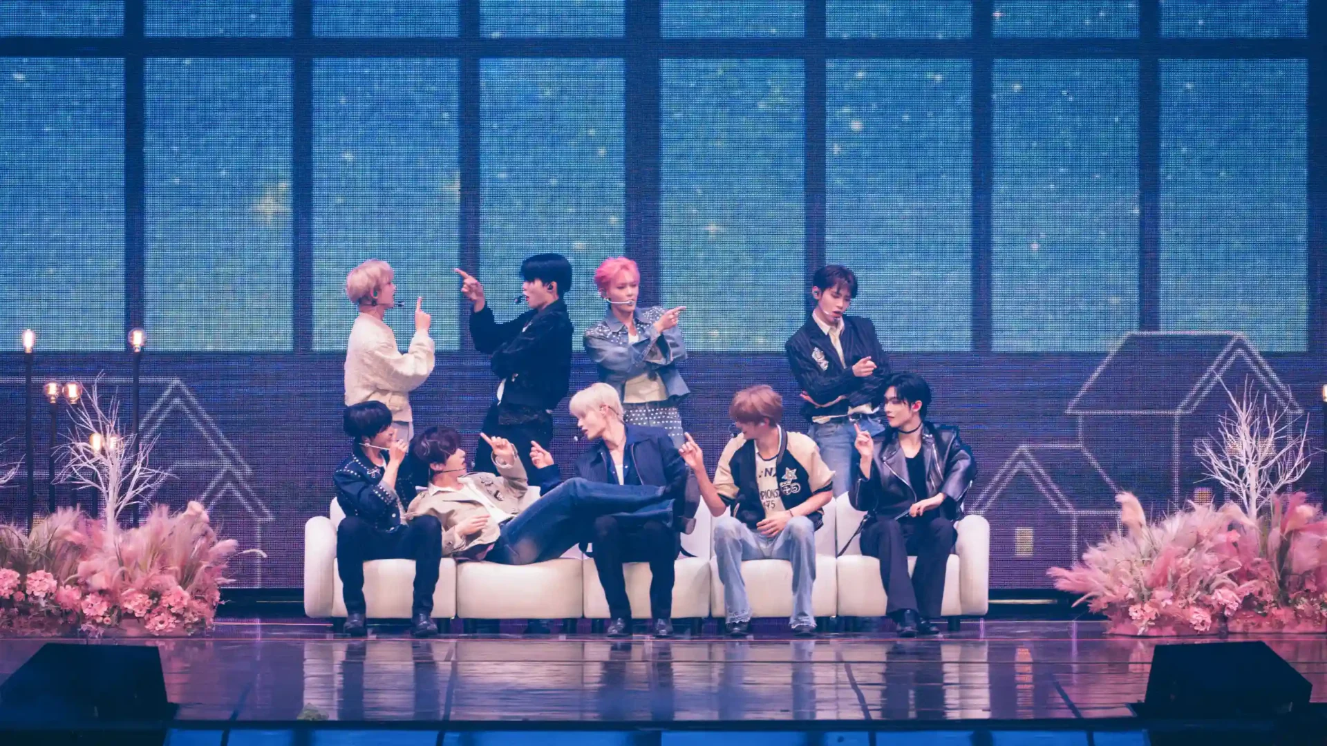 Review | Documentário do grupo ZEROBASEONE para os cinemas emociona 1 REVIEW | ZEROBASEONE - Turnê Timeless World chega aos cinemas no Brasil