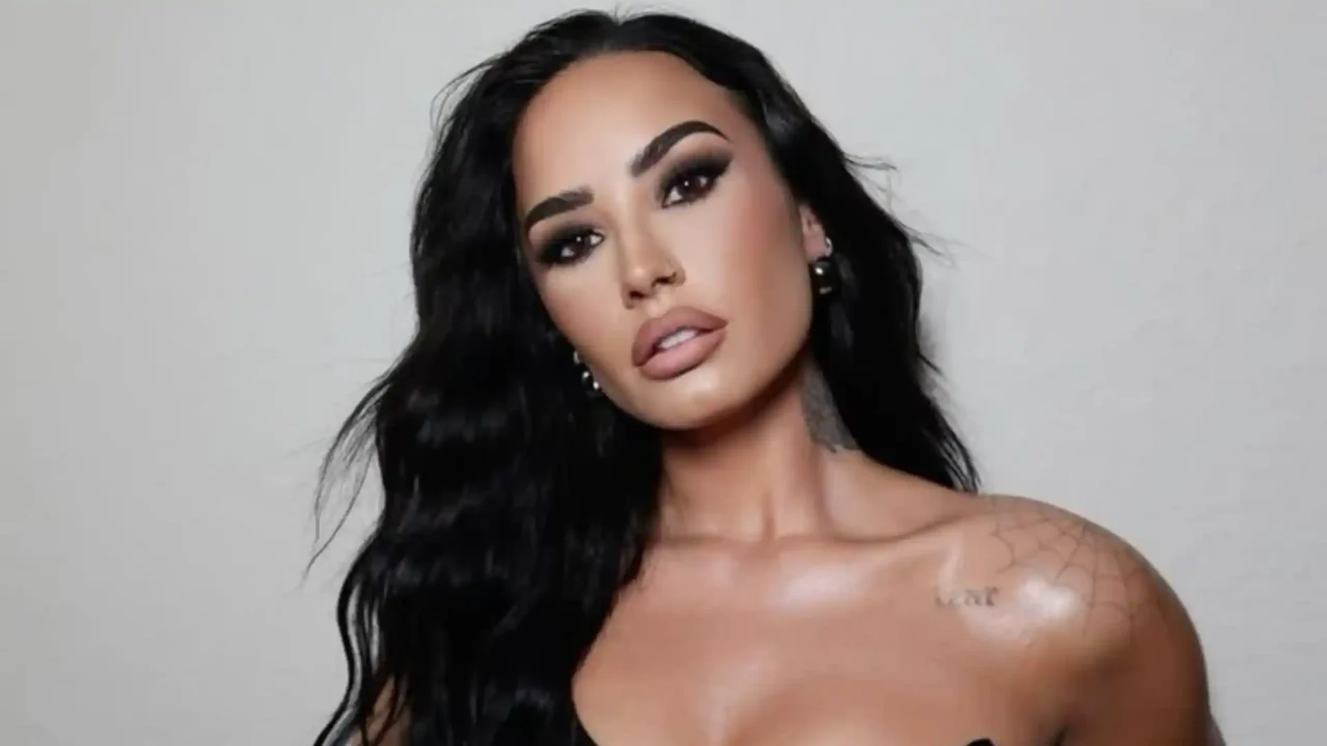 Demi Lovato retorna ao pop com single inédito 1 1 scaled