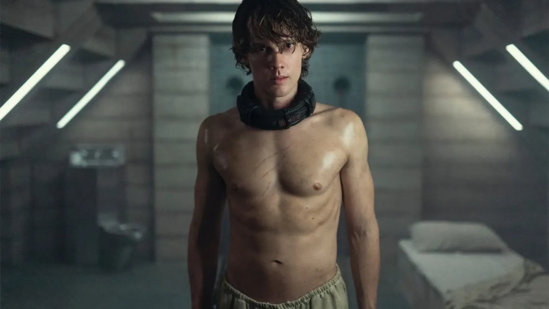 Wandinha | Ator da série lamenta não ter conhecido Lady Gaga "Sou o único gay aqui" 1 wandinha Hunter Doohan