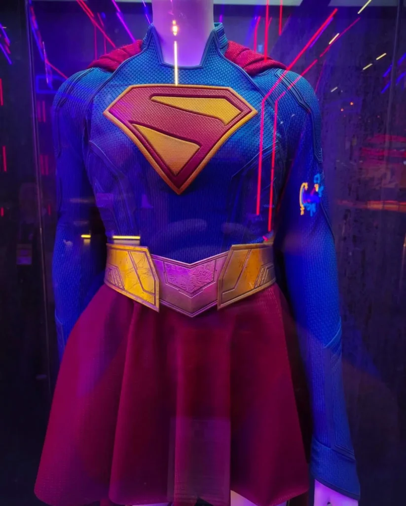 CCXP25 | Traje oficial da Supergirl está em exposição pela Warner 2 Supergirl