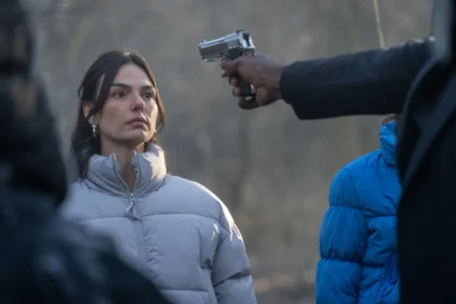 Isis Valverde em Codigo Alarum