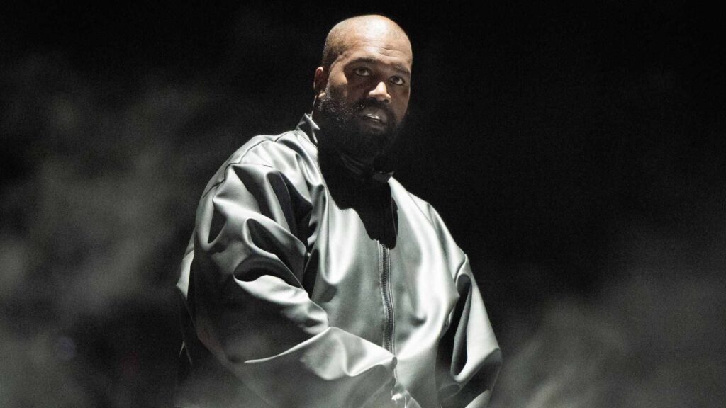 Kanye West é mantido em festival após boicote de patrocinadores: "Me perdoem"