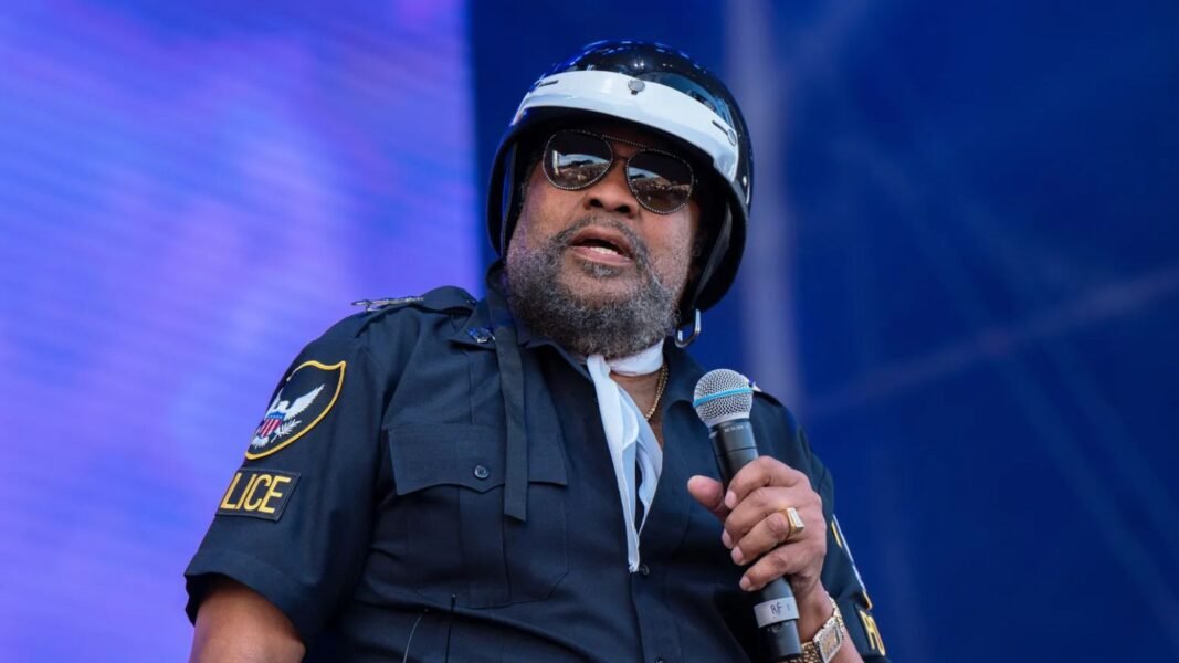 village-people-victor-willis-cabana-do-leitor-1600×900