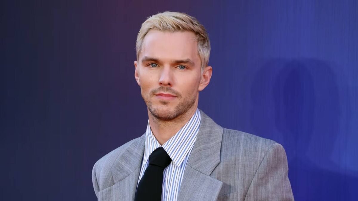 nicholas-hoult-cabana-do-leitor-1600×900