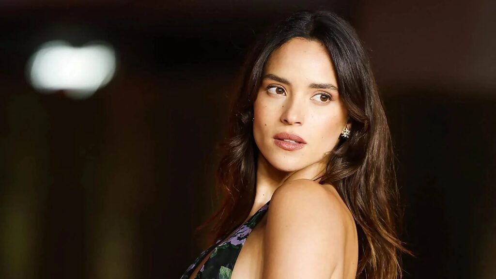 Adria Arjona dá pistas de que pode ser a nova Mulher-Maravilha 3 adria arjona e cabana do leitor 1600x900 1 cabana do leitor