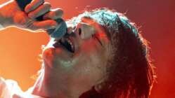 my chemical romance gerard way 2 cabana do leitor 1600x900 1 cabana do leitor